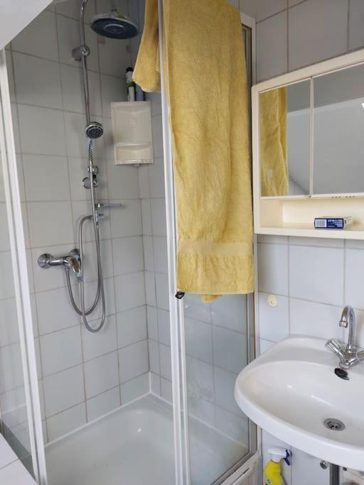 קאסל Helle Ruhige Zimmer Zu Vermieten מראה חיצוני תמונה