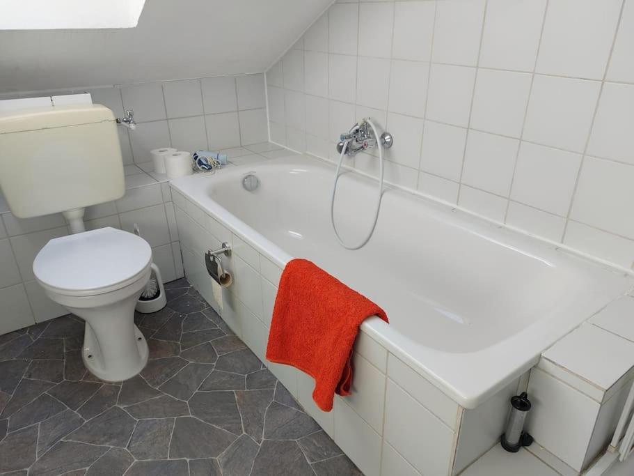קאסל Helle Ruhige Zimmer Zu Vermieten מראה חיצוני תמונה